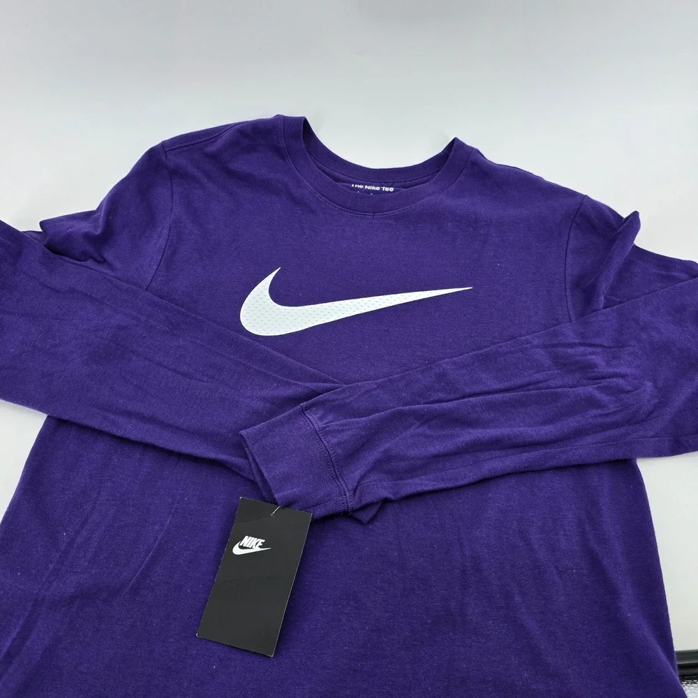 Nike Long Sleeve T-Shirt Mens Graphic Swoosh Logo Purple Small NWT